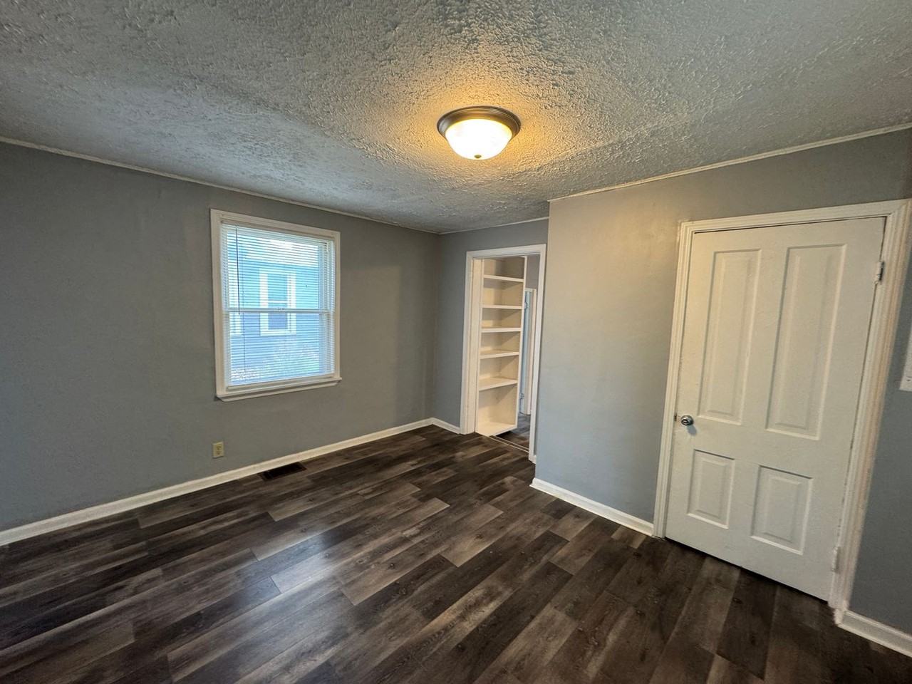 731 Lincoln St - Photo 4 of 22