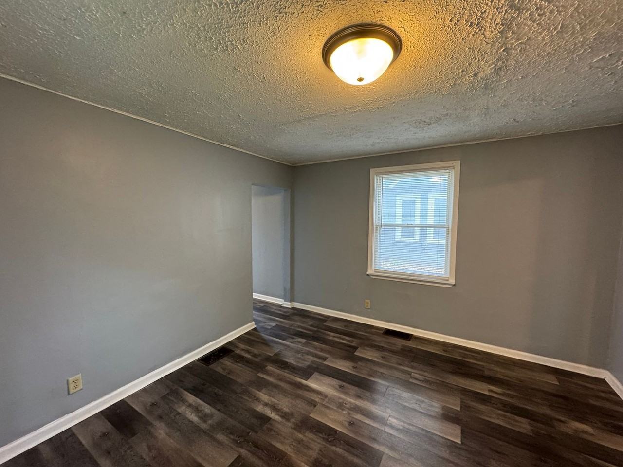 731 Lincoln St - Photo 5 of 22
