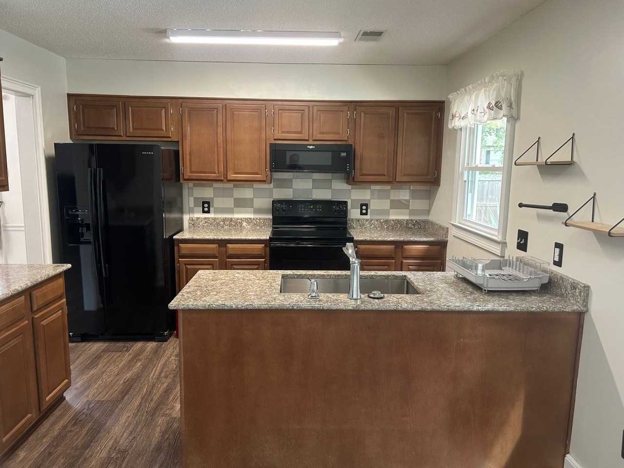 403 Finwood Ct - Photo 4 of 38