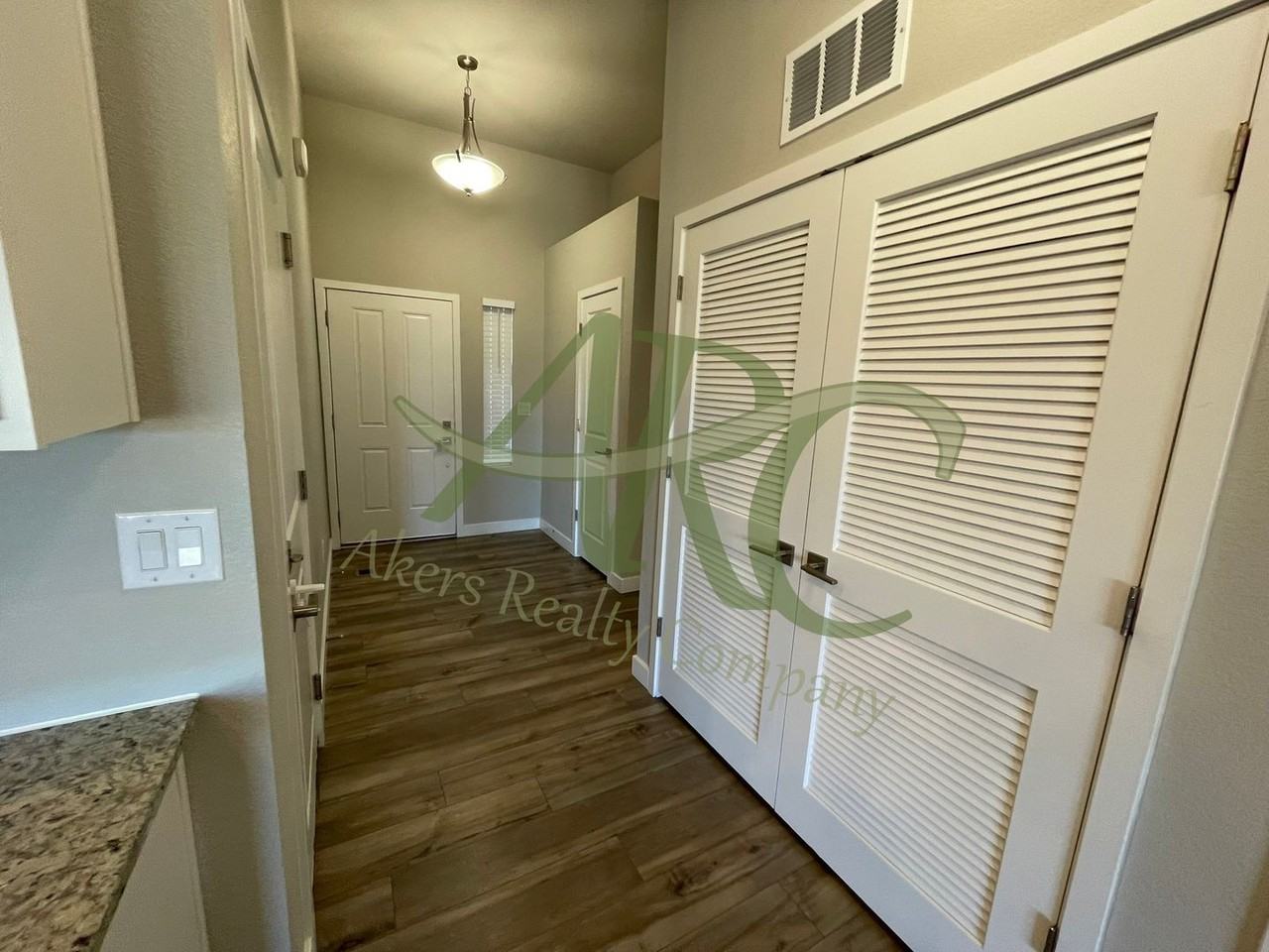 2403 Sunrise Ln - Photo 3 of 21