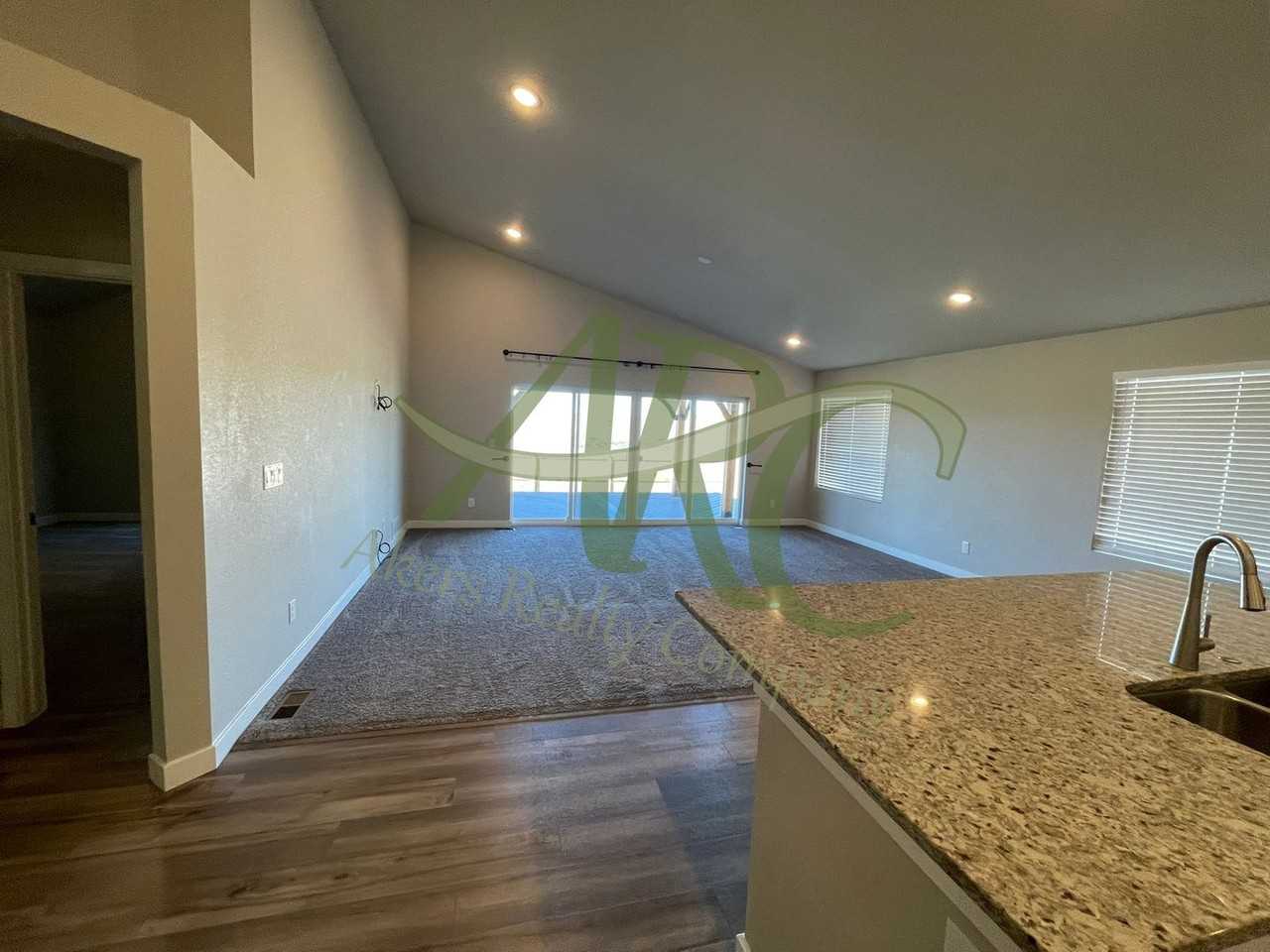 2403 Sunrise Ln - Photo 4 of 21