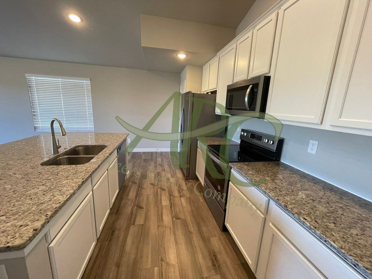 2403 Sunrise Ln - Photo 6 of 21