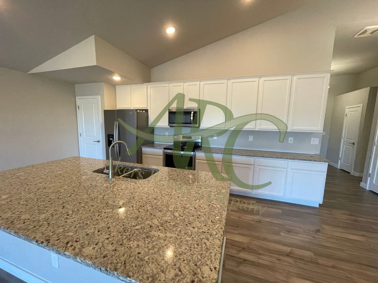 2403 Sunrise Ln - Photo 7 of 21