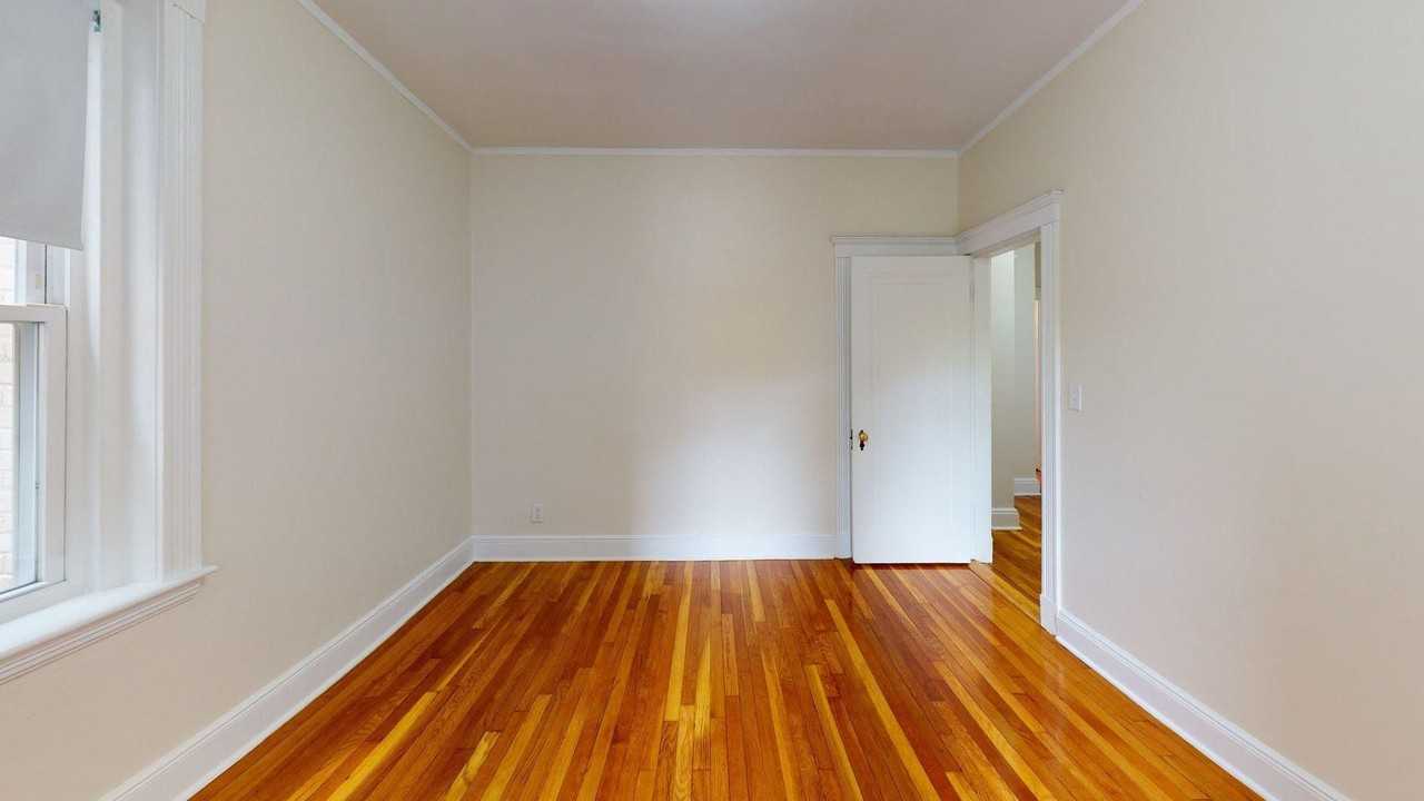 1808 Commonwealth Ave - Photo 5 of 8