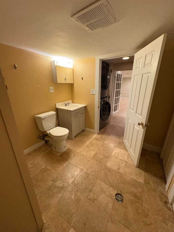 35 Warwick St - Photo 4 of 9