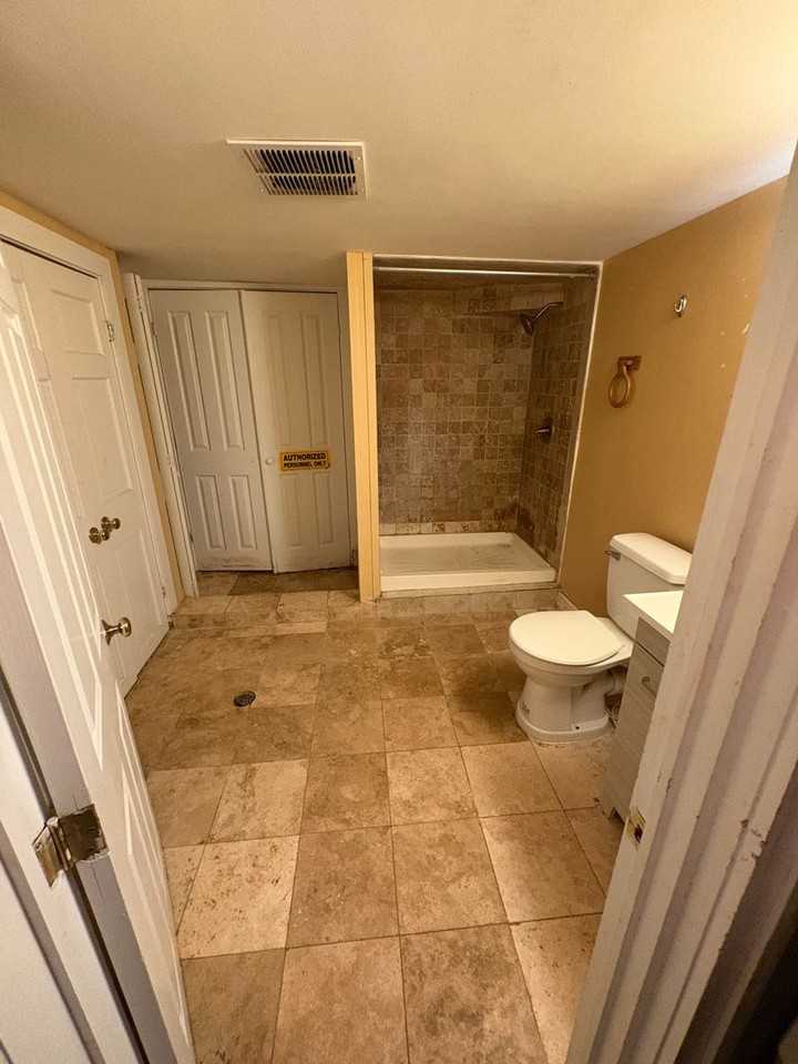 35 Warwick St - Photo 5 of 9