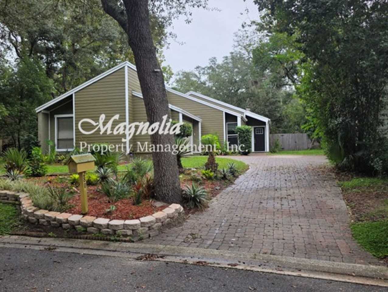 280 Hunters Point Trl - Photo 2 of 32
