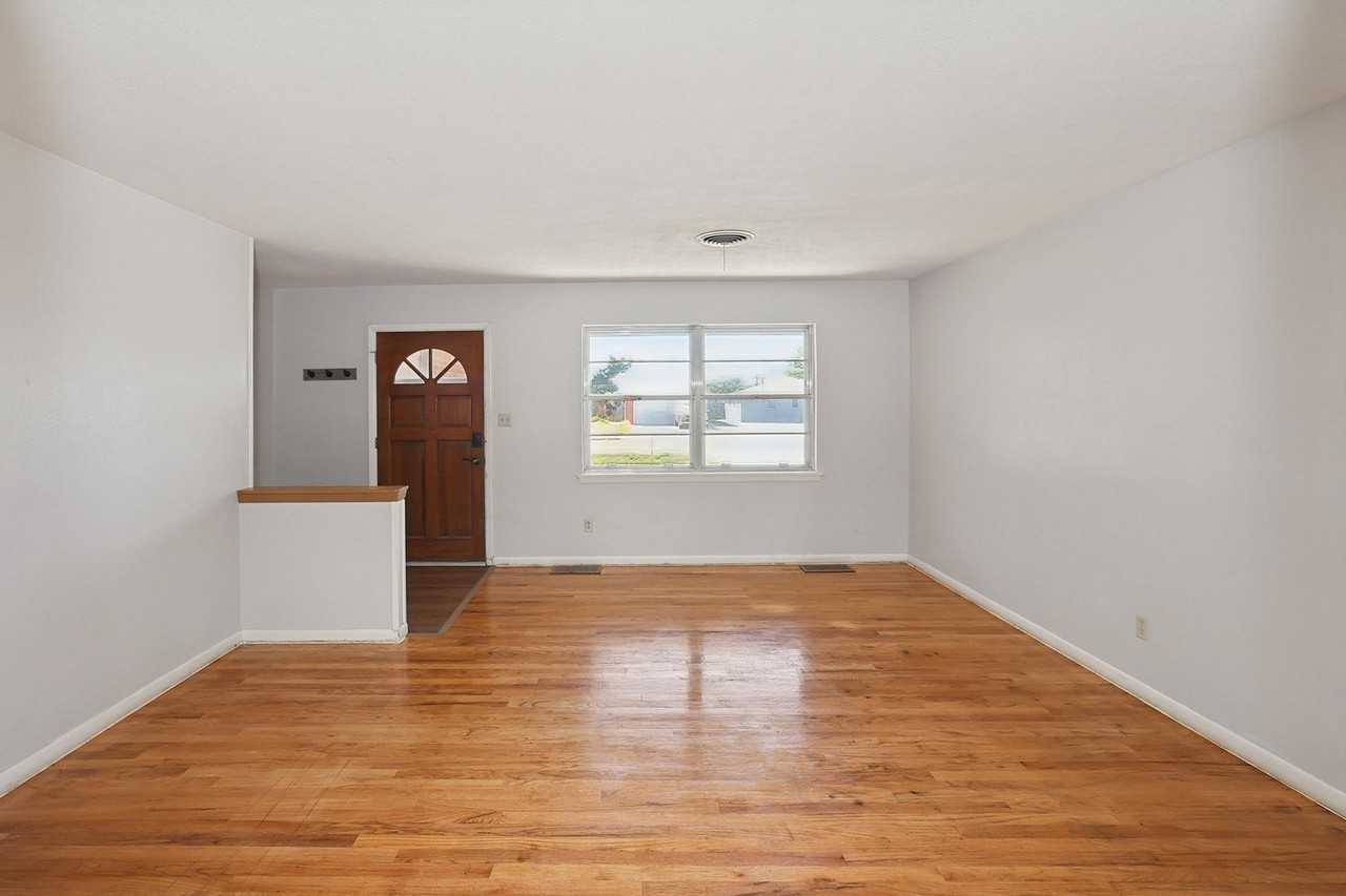 4015 Tulane Dr - Photo 5 of 26