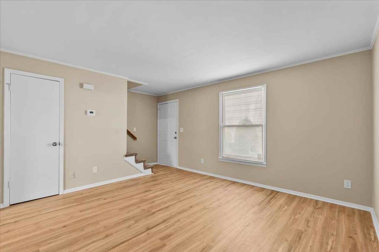 1630 Spring Garden St - Photo 5 of 19