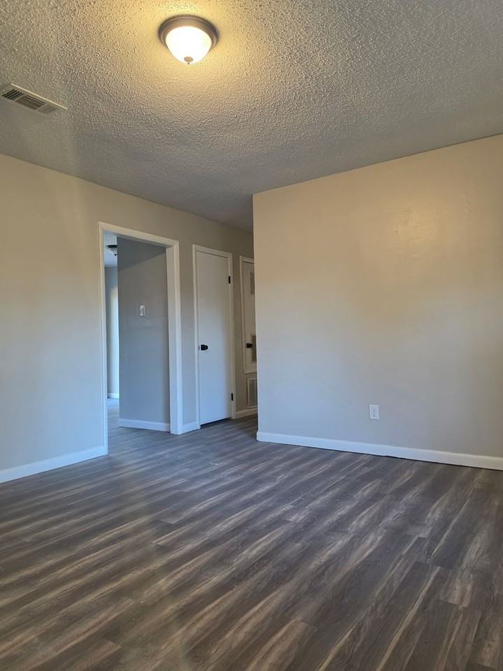 200 Wright Cv - Photo 4 of 27