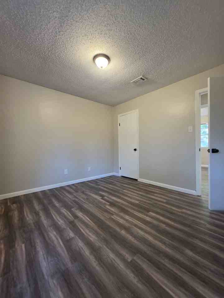 200 Wright Cv - Photo 7 of 27