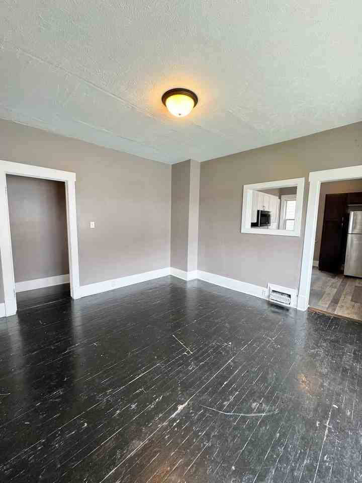 5148 Dodge St - Photo 3 of 12