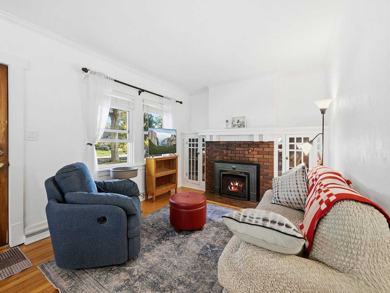 1223 W 31st St - Photo 2 of 23