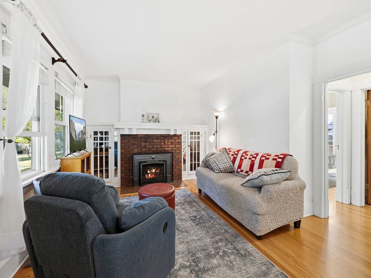 1223 W 31st St - Photo 3 of 23