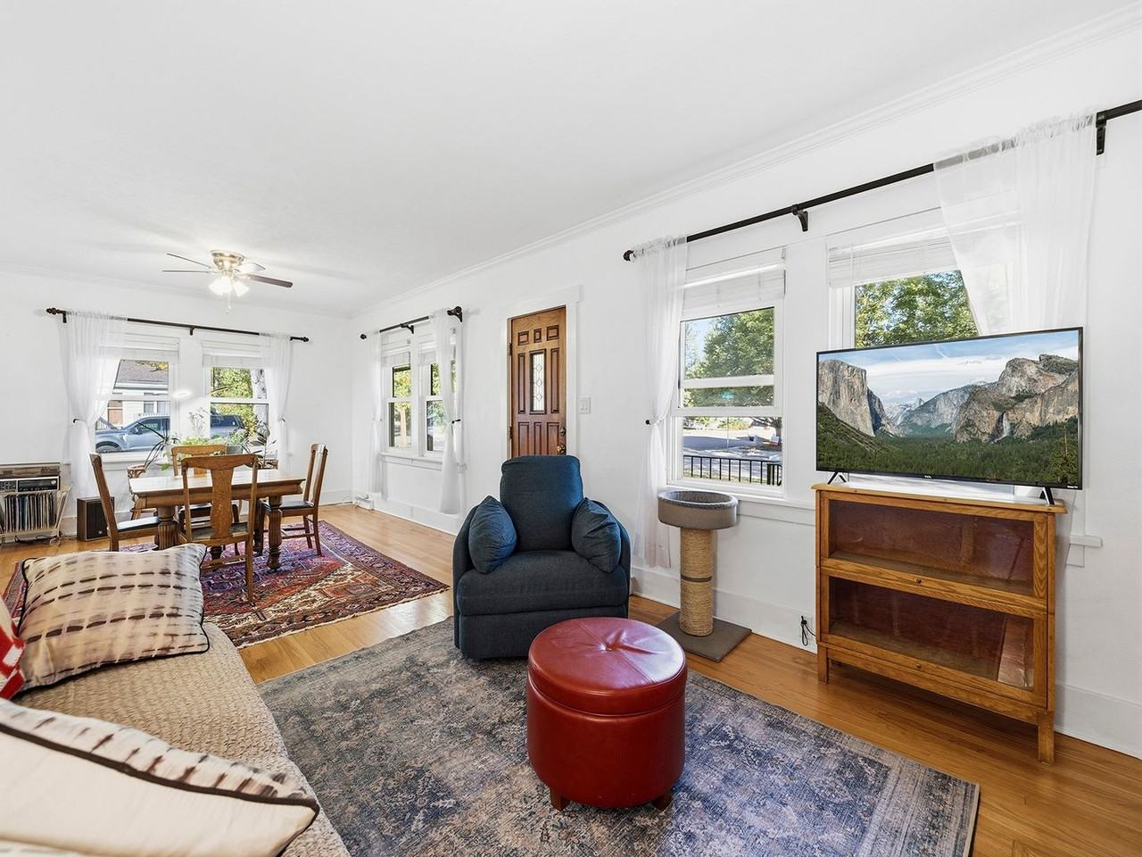 1223 W 31st St - Photo 4 of 23