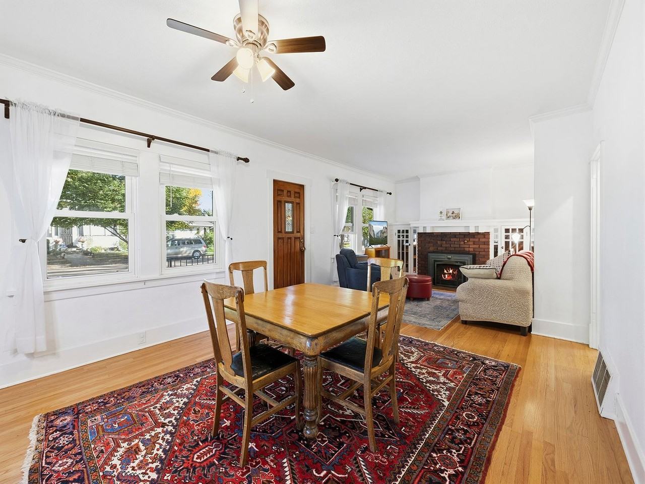 1223 W 31st St - Photo 6 of 23