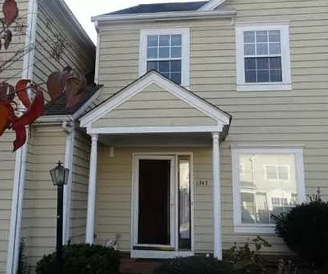 1347 Le Parc Ave - Photo 2 of 2