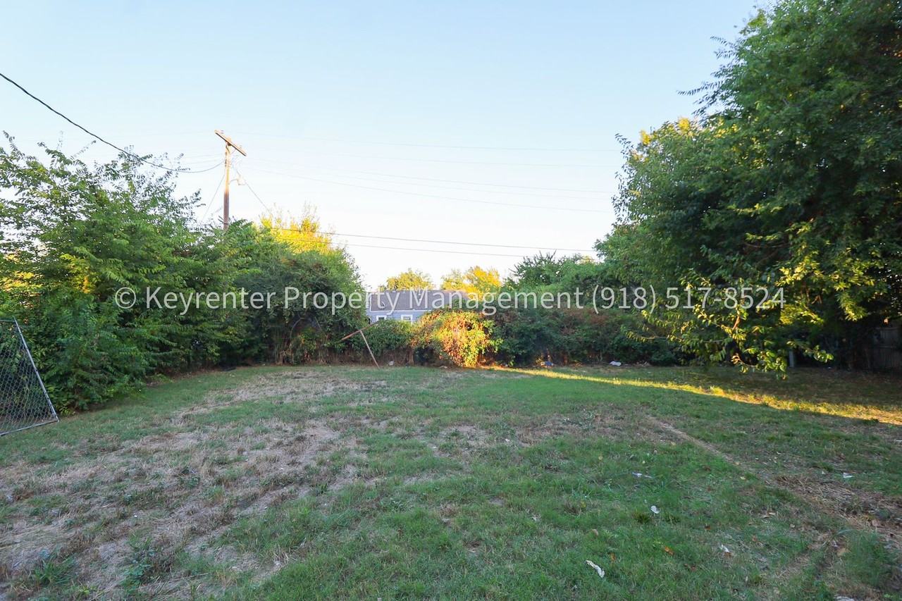 1421 N Columbia Ave - Photo 5 of 35
