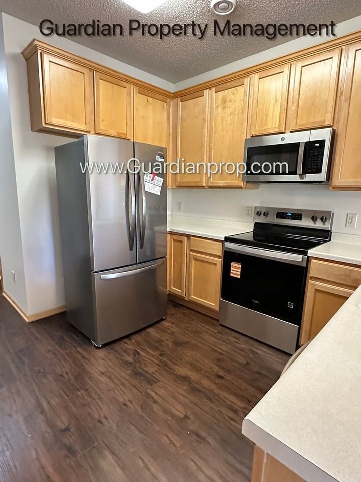 6573 Olive Ln N - Photo 2 of 24