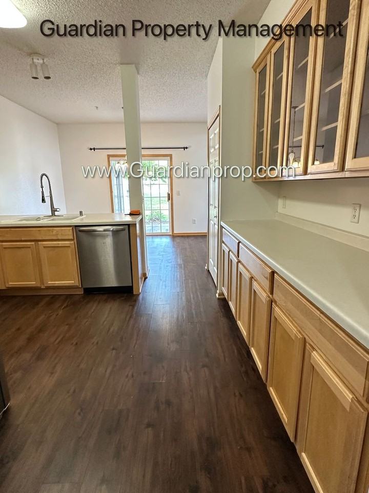 6573 Olive Ln N - Photo 4 of 24