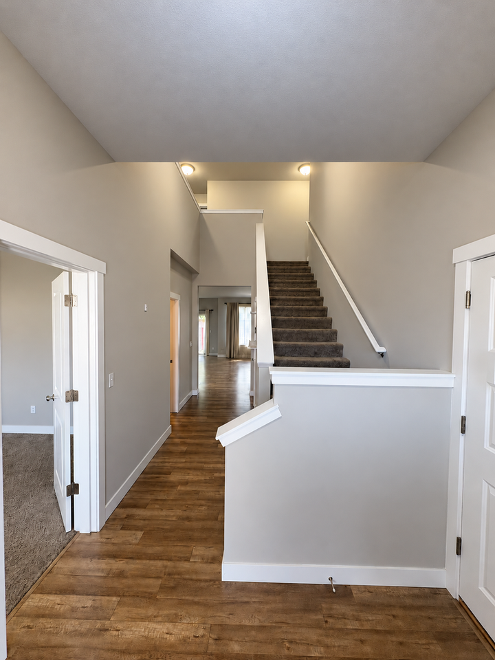 15415 Coles Ct Se - Photo 2 of 32