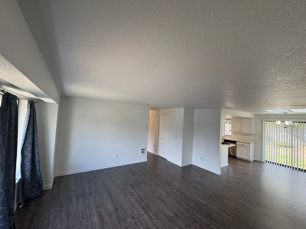 1307 Juniper Dr Se - Photo 2 of 15