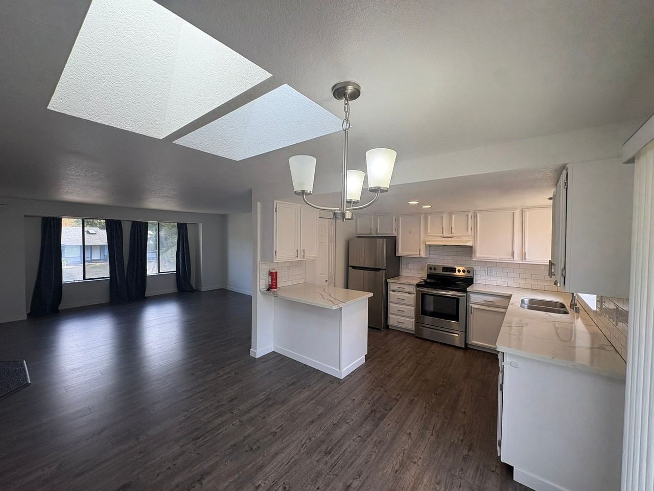 1307 Juniper Dr Se - Photo 5 of 15