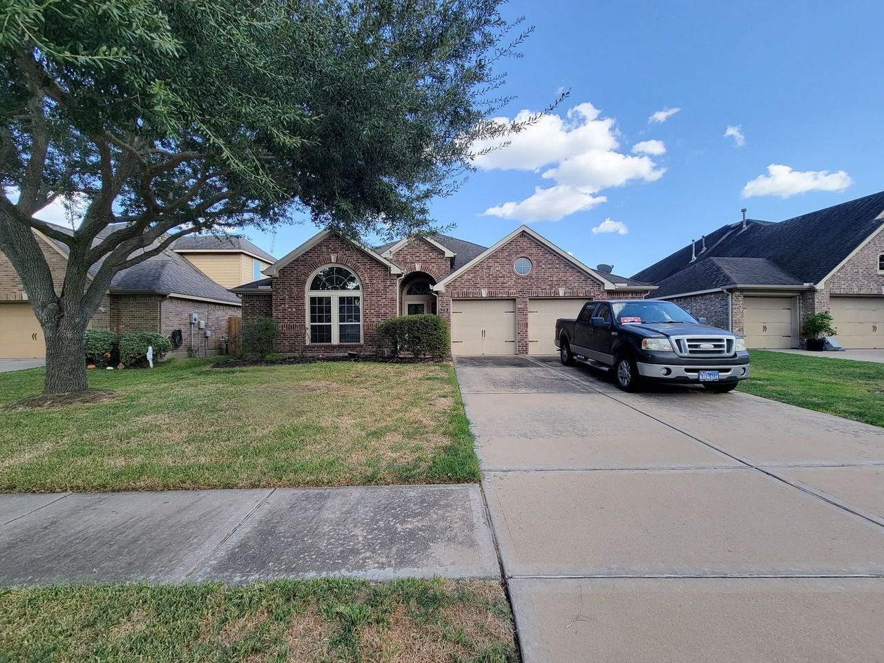 2710 Bamboo Ln - Photo 3 of 47