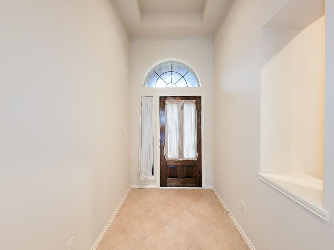 2710 Bamboo Ln - Photo 7 of 47