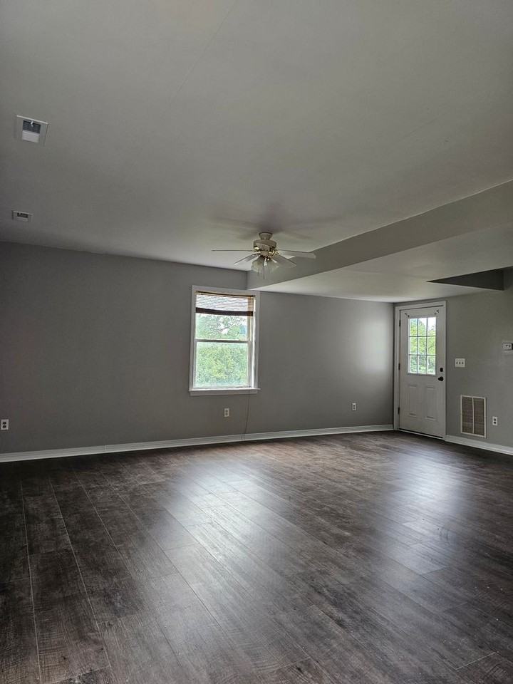 721 Mount Tabor Rd - Photo 2 of 6