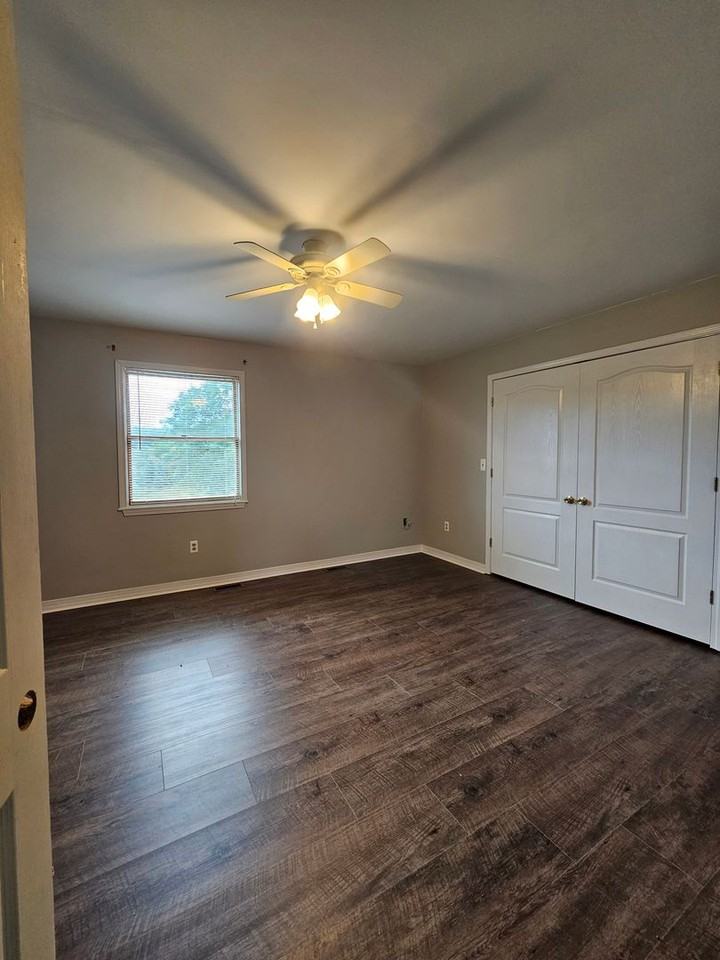 721 Mount Tabor Rd - Photo 3 of 6