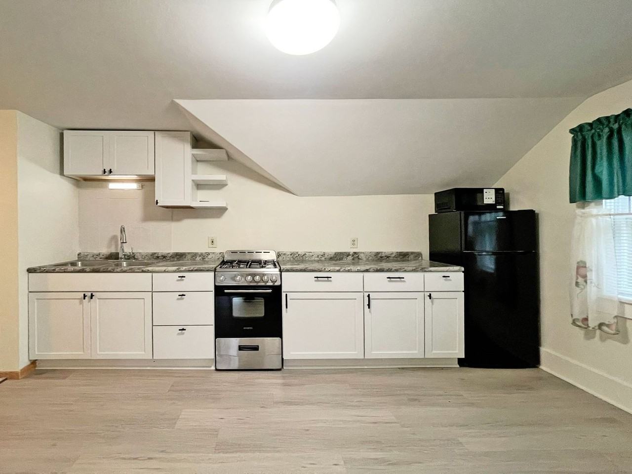 245 7th Ave N - Photo 6 of 18