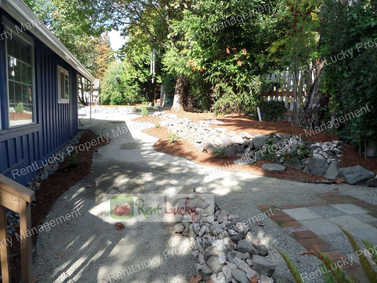 916 S 281st St - Photo 7 of 32