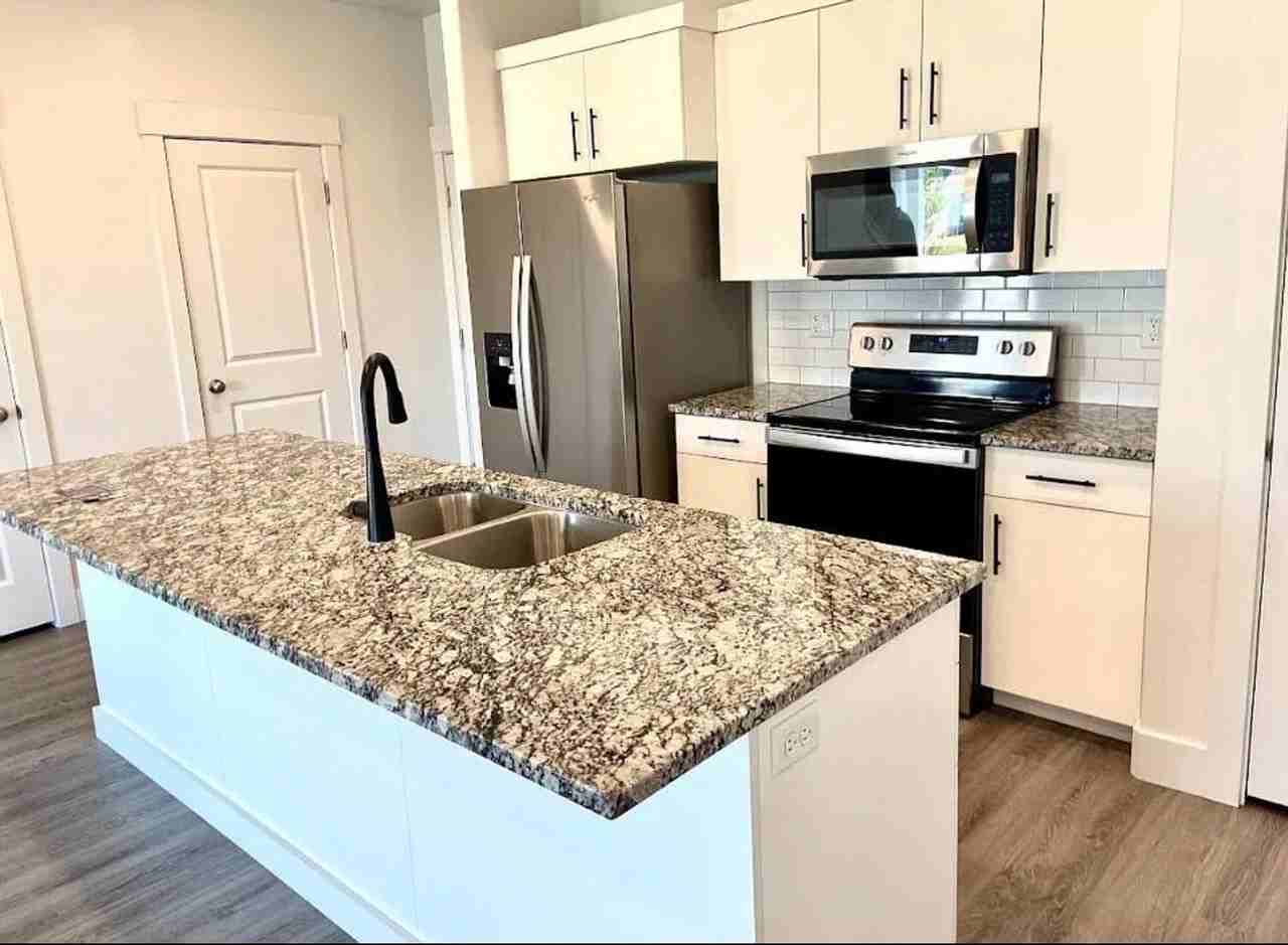 651 S 2400 W #2102 - Photo 4 of 22