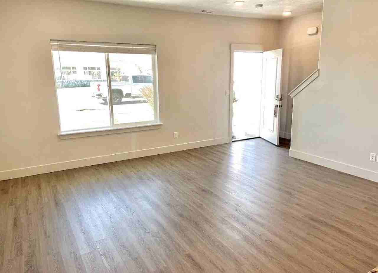 651 S 2400 W #2102 - Photo 6 of 22