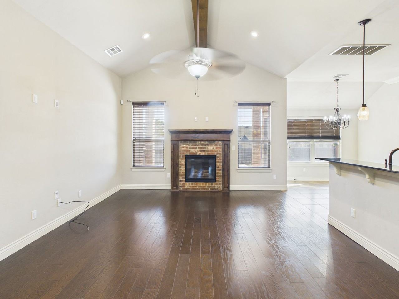5061 Ne Viking Ln - Photo 3 of 48
