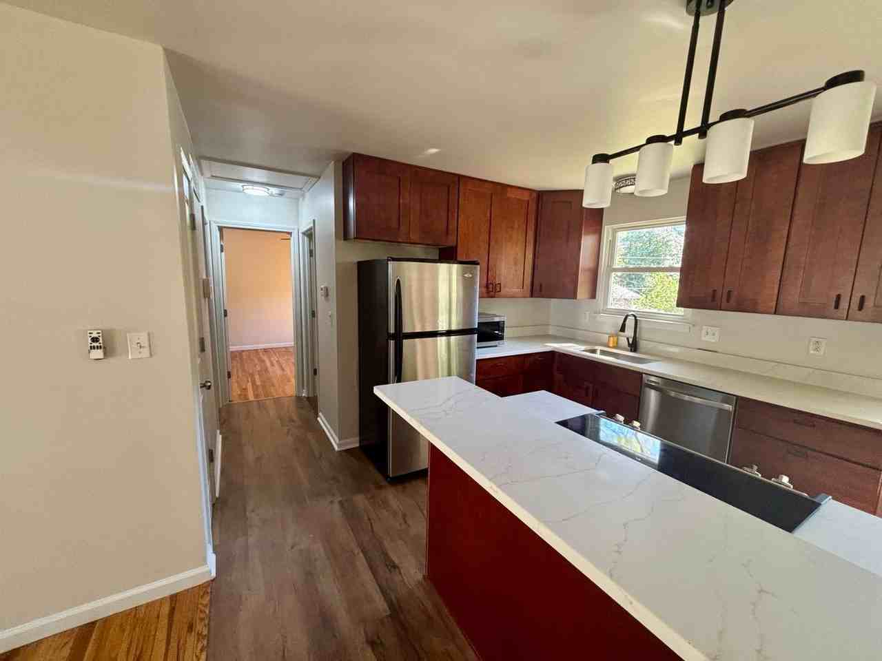 110 E Thornton Ave - Photo 4 of 19