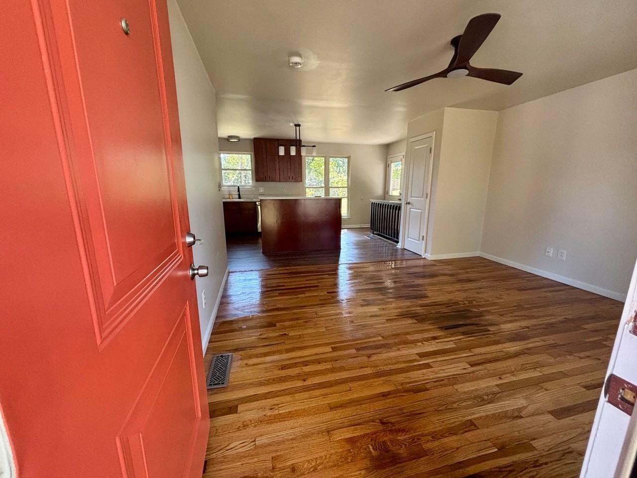 110 E Thornton Ave - Photo 5 of 19
