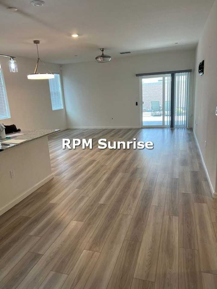 4415 Canada Way - Photo 3 of 13
