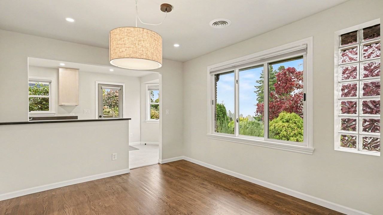 10680 Marine View Dr Sw - Photo 5 of 33