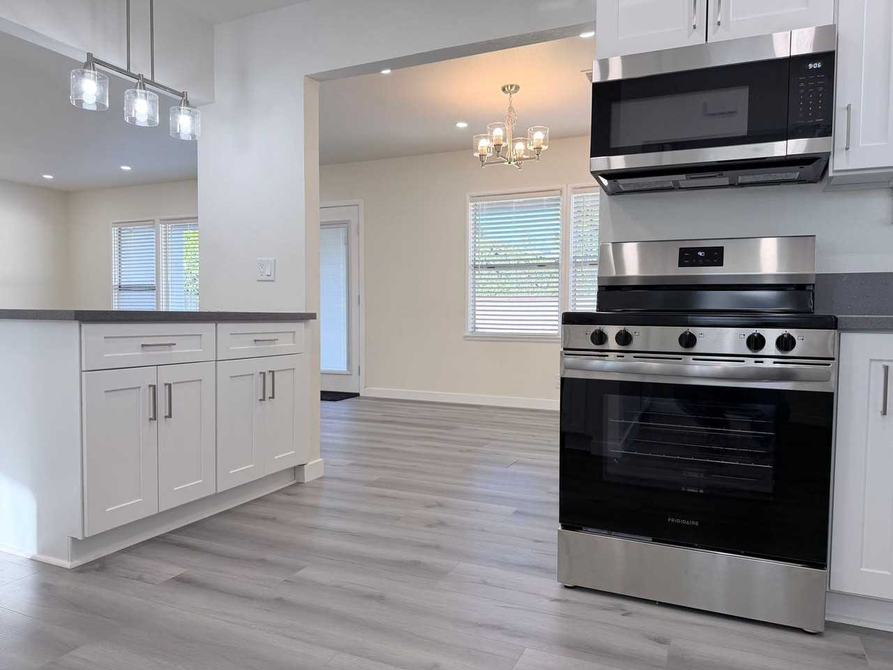 6459 Forbes Ave - Photo 7 of 34