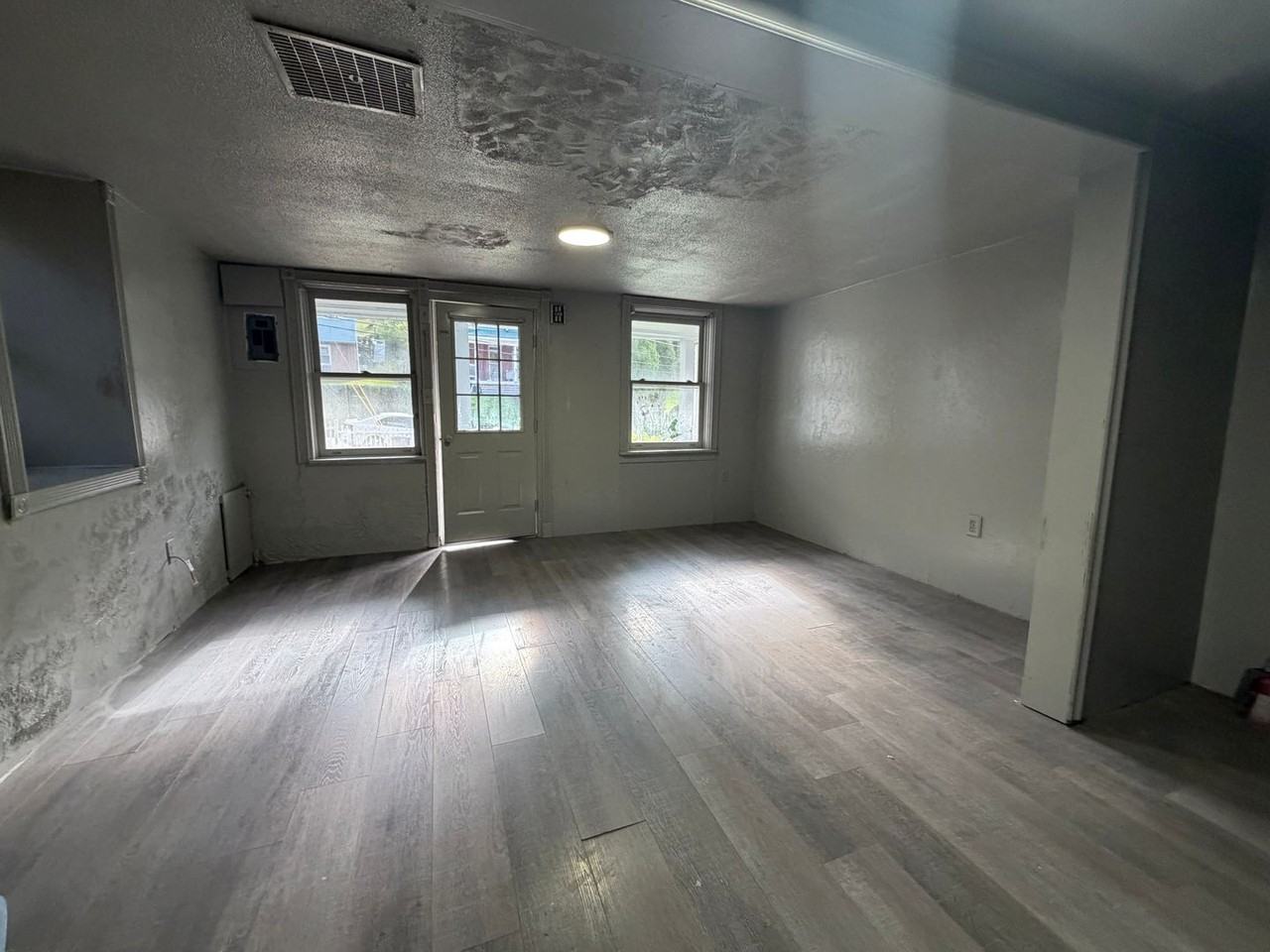 120 Church St - Photo 5 of 13