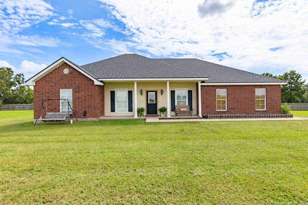 1402 Breaux Rd