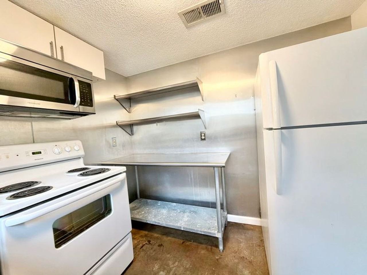 6501 Habersham St #14 - Photo 7 of 16