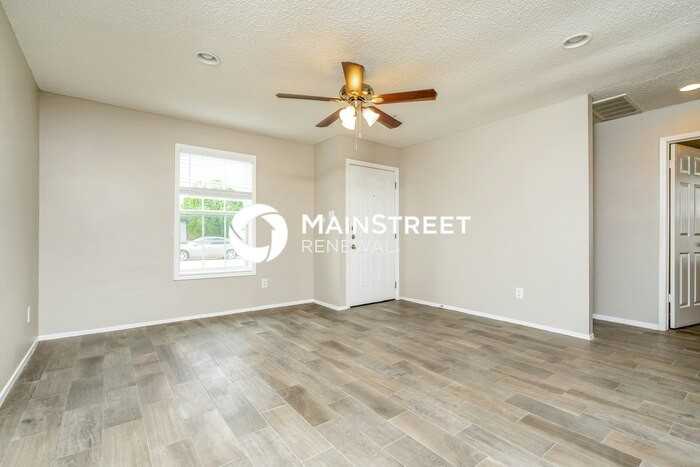 2404 Mcadoo Ln - Photo 4 of 16