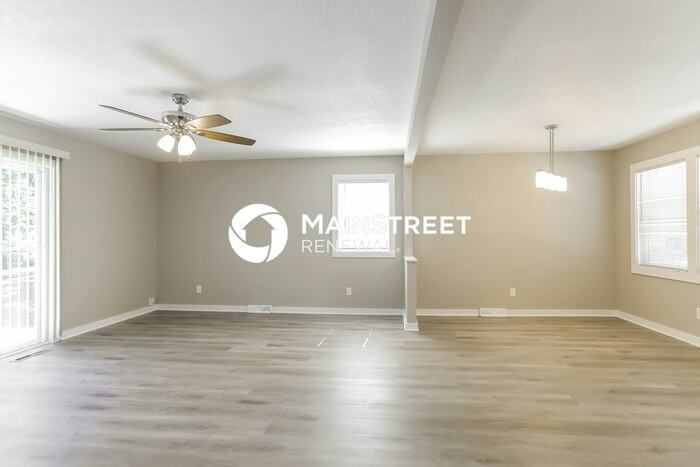 503 Ne Castle Dr - Photo 5 of 17