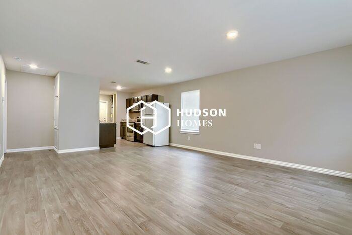 8118 Chateau St - Photo 3 of 13