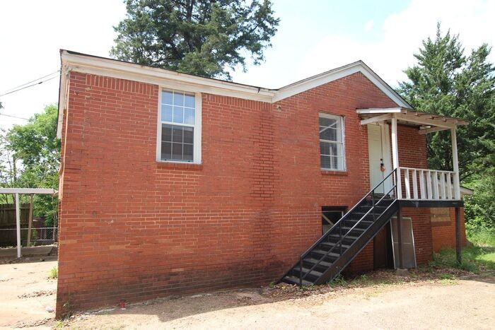 1420 W Houston St #A - Photo 2 of 16
