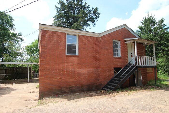 1420 W Houston St #A - Photo 3 of 16