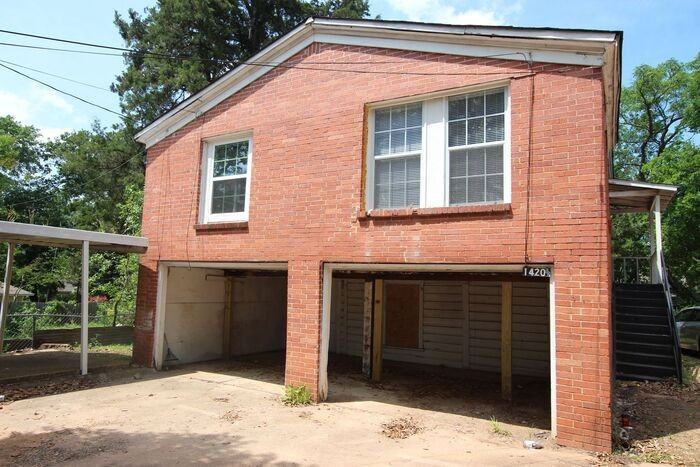 1420 W Houston St #A - Photo 4 of 16